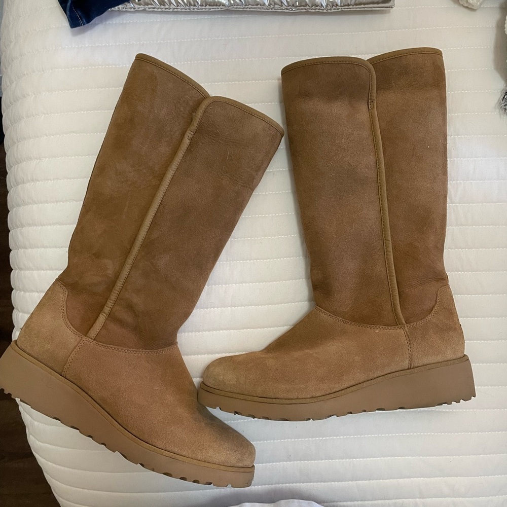 UGG Women's Brown Winter Boots - Picture 3 of 3